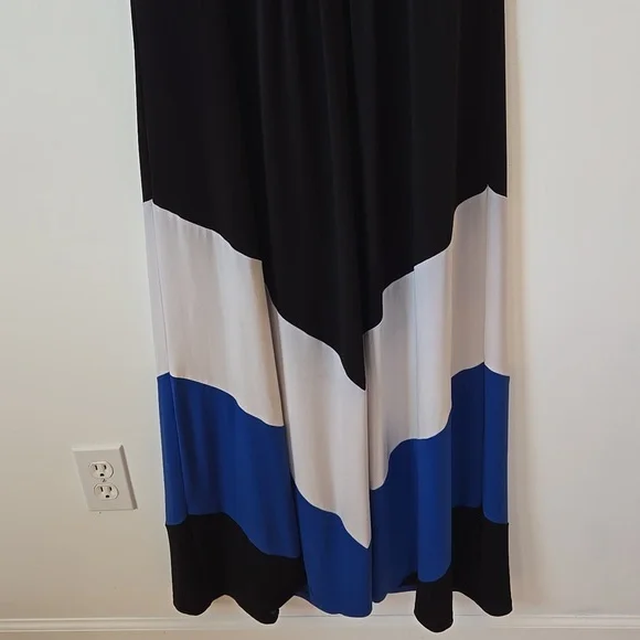 Studio One New York Sleeveless Maxi Dress - Picture 4 of 12